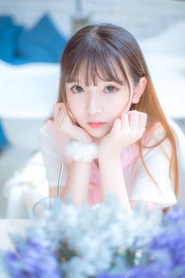 邓贤、泠苞也上前，与张任跪在一处：“我等愿以全部功勋，换得先主一命。”